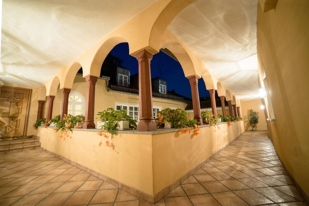 Boardinghouse Pfarrkirchen Hotel Exterior photo