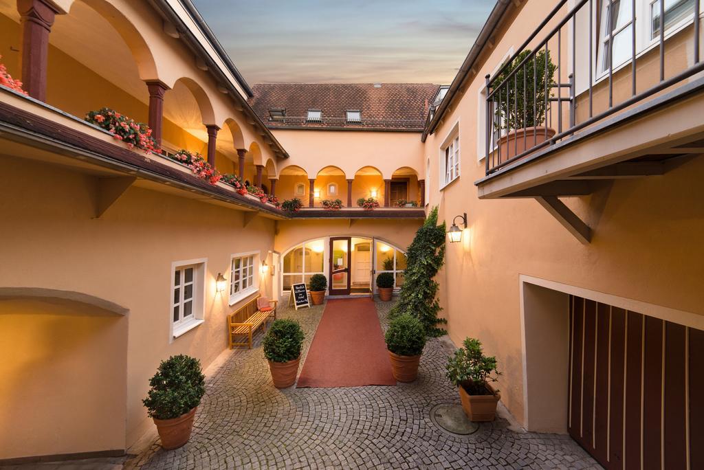 Boardinghouse Pfarrkirchen Hotel Exterior photo